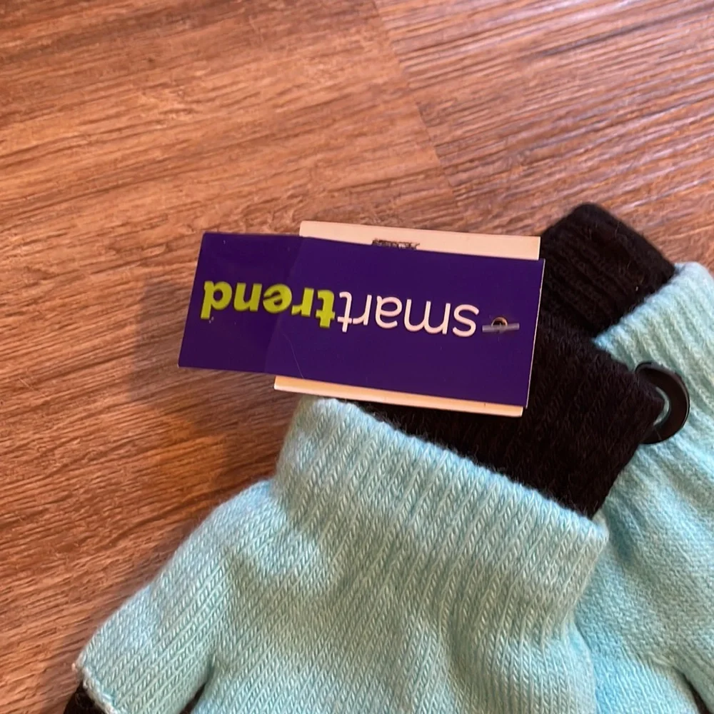NWT Smarttrend Blue & Black Knit 2-in-1 Gloves